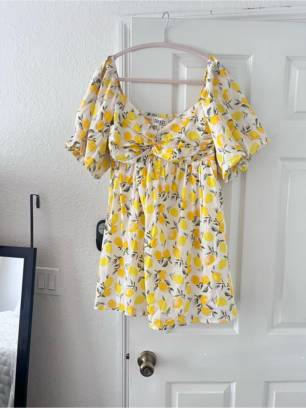 Trixxi Los Angeles Print Puff-Sleeve Women’s minidress - Yellow
